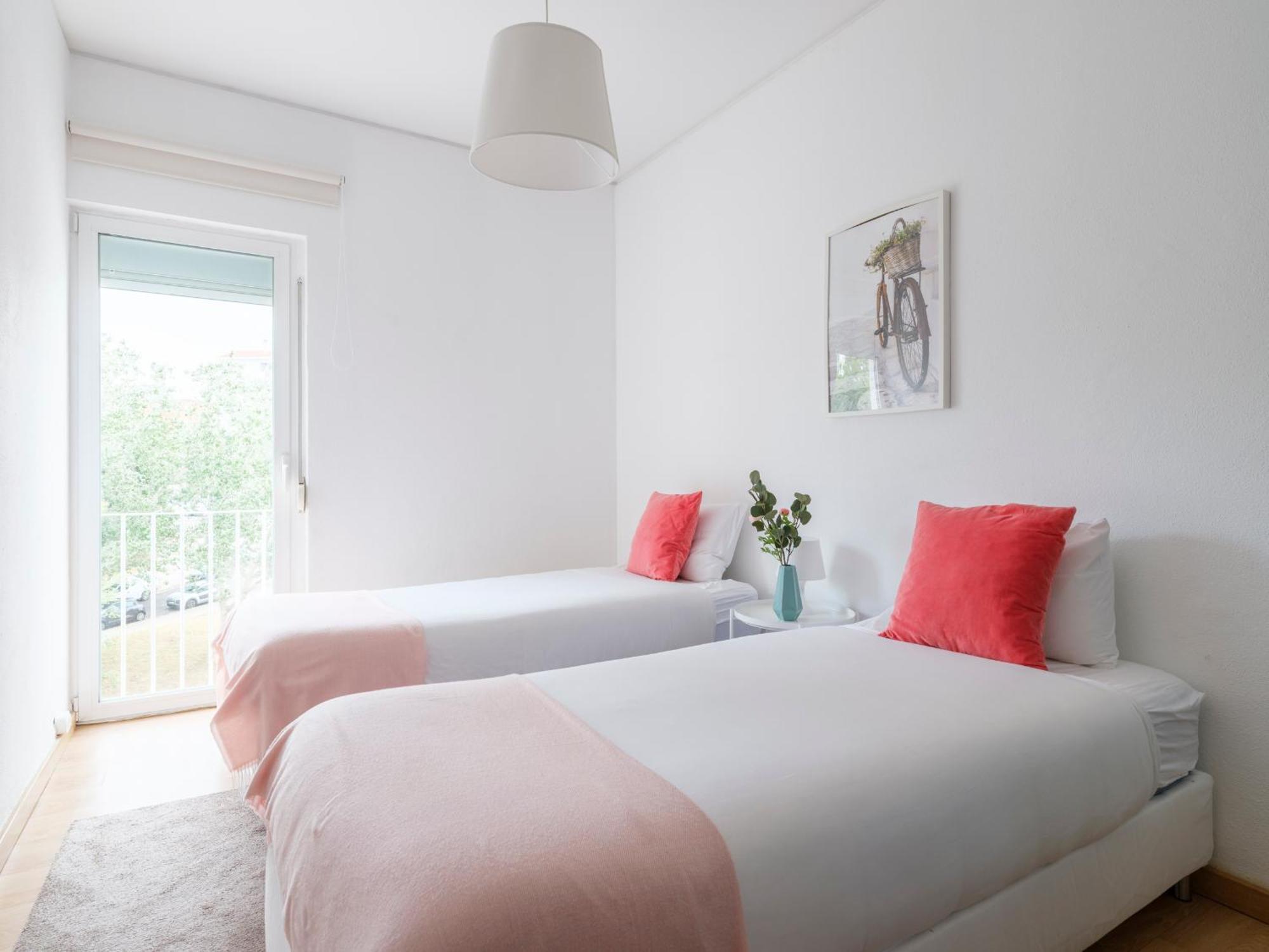 Olivais Spacious Apartment Near Airport リスボン エクステリア 写真